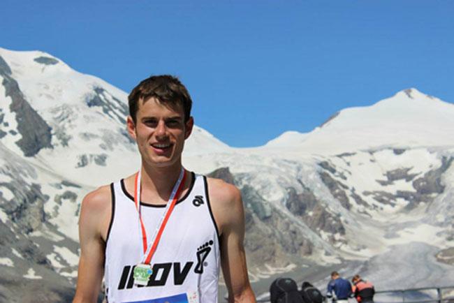 Robbie Simpson runner